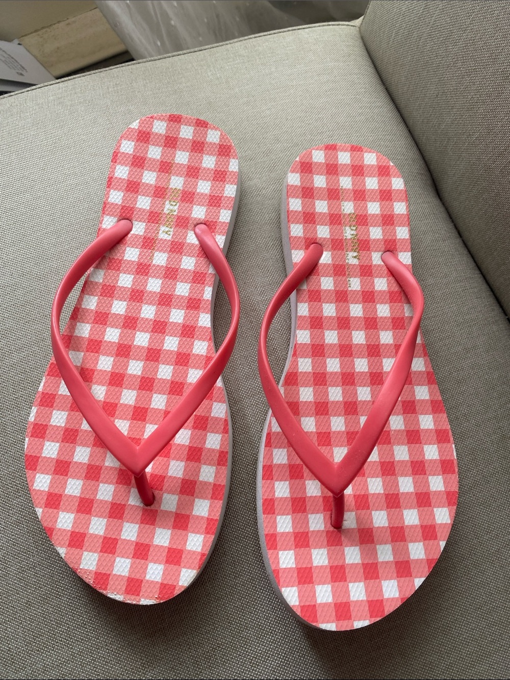 Women's Coral Gingham Flip Flops - Casual Summer Sandals